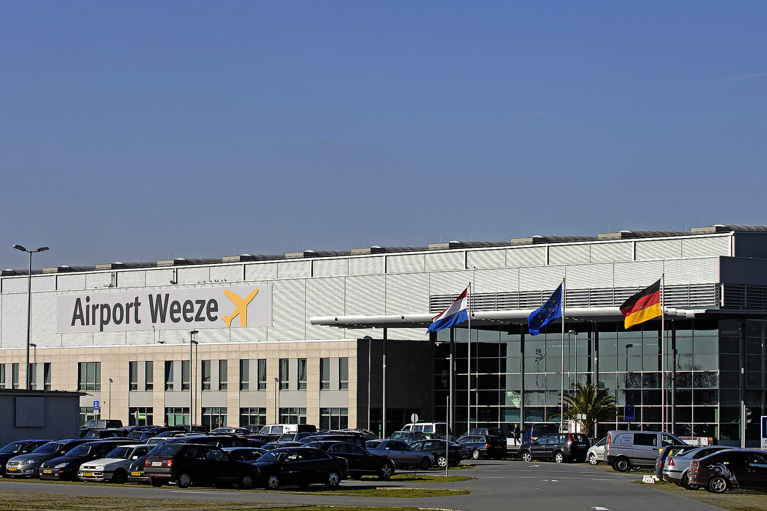 Kostenlos In Der Nähe Von Weeze Flughafen Parken airport-weeze.com